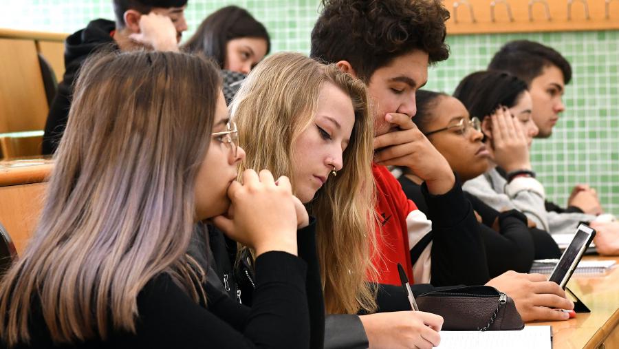 Os resultados deste estudo confirman a importancia das crenzas sobre a aprendizaxe dun idioma estranxeiro. Imaxe de arquivo dunha clase de Filoloxía. FOTO: Santi Alvite Os resultados deste estudo confirman a importancia das crenzas sobre a aprendizaxe dun idioma estranxeiro. Imaxe de arquivo dunha clase de Filoloxía. FOTO: Santi Alvite