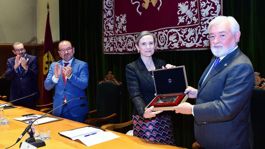 De esquerda a dereita, José Alberto Díez, Antonio López, Cecilia Sierra e Darío Villanueva. FOTO: Santi Alvite De esquerda a dereita, José Alberto Díez, Antonio López, Cecilia Sierra e Darío Villanueva. FOTO: Santi Alvite