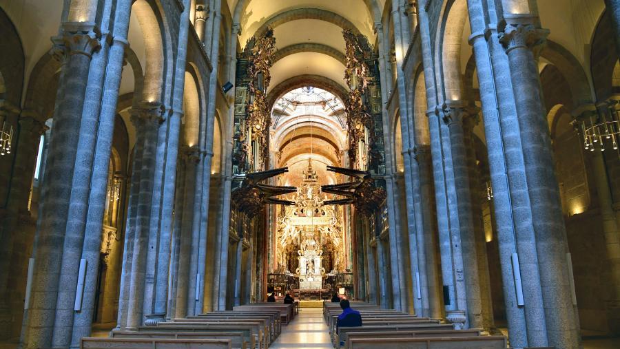As ferramentas permitirán entender os fluxos de aire e a condensación de humidade no interior da Catedral. FOTO: Santi Alvite