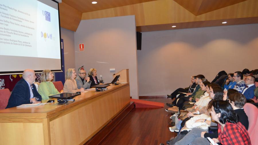 Docentes, responsables e usuarios de Down Lugo, e voluntariado universitario