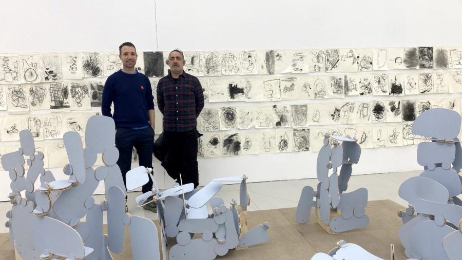  Vicente Blanco e Salvador Cidrás, nunha mostra de material e formas para uso educativo