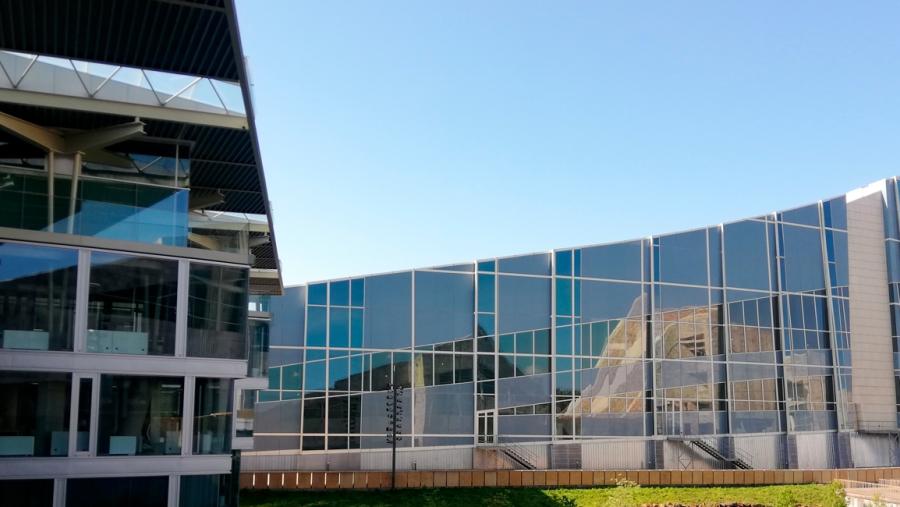 Este centro interuniversitario conforma unha entidade de nova xeración integrada no Sistema Universitario de Galicia con sede no Edificio Fontán Este centro interuniversitario conforma unha entidade de nova xeración integrada no Sistema Universitario de Galicia con sede no Edificio Fontán