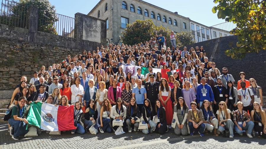 Na xornada participaron 400 estudantes de 40 países. Foto: Santi Alvite
