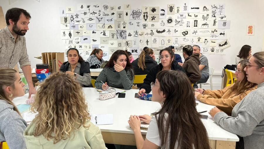 Fran Núñez traballando con estudantado do Campus de Lugo Fran Núñez traballando con estudantado do Campus de Lugo