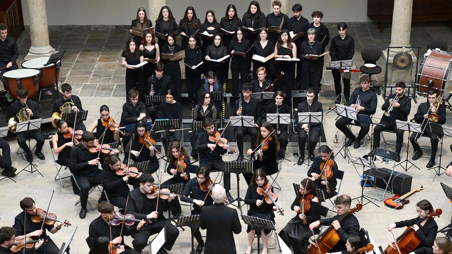 Orquestra e Coro da Universidade Orquestra e Coro da Universidade