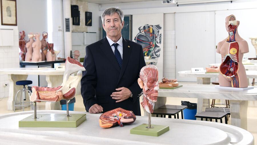 José Martín Carreira Villamor será o decano de Medicina e Odontoloxía nos vindeiros seis anos. FOTO: Santi Alvite José Martín Carreira Villamor será o decano de Medicina e Odontoloxía nos vindeiros seis anos. FOTO: Santi Alvite