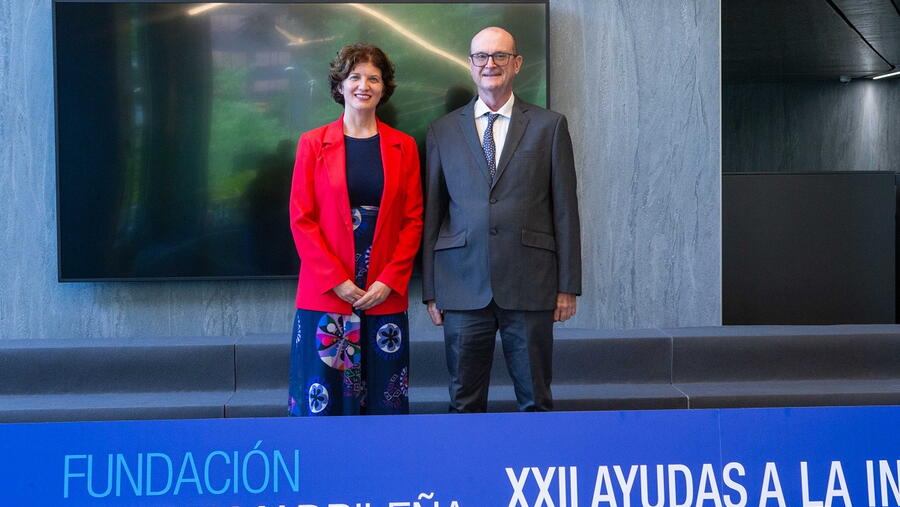 Inmaculada Tomás e Abel García, catedráticos de Estomatoloxía e persoal investigador da USC e do IDIS Inmaculada Tomás e Abel García, catedráticos de Estomatoloxía e persoal investigador da USC e do IDIS