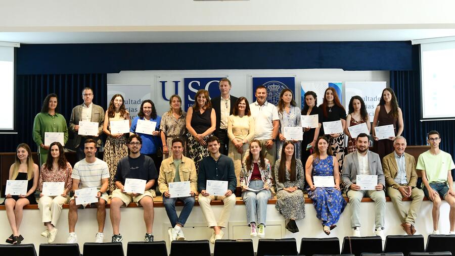 Foto de grupo das persoas premiadas coas autoridades. Foto: Santi Alvite Foto de grupo das persoas premiadas coas autoridades. Foto: Santi Alvite