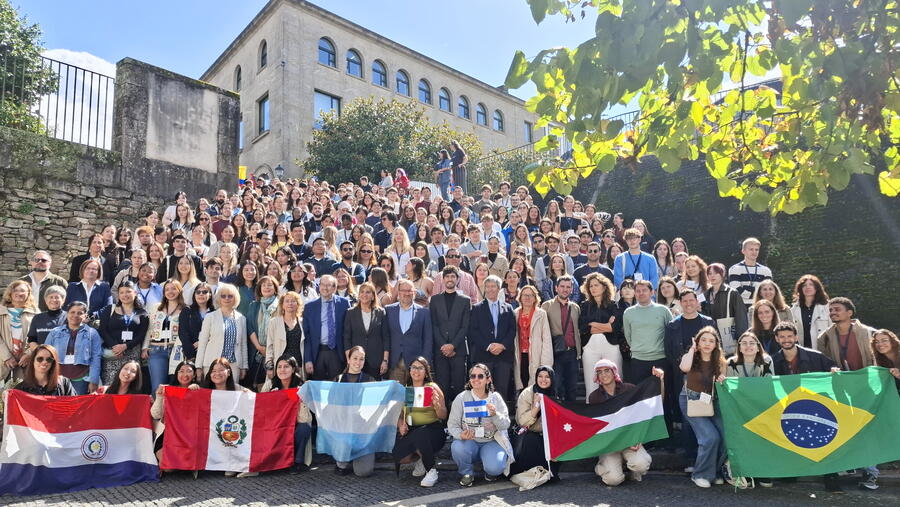 Na xornada participaron preto de 300 estudantes procedentes de cincuenta países. Foto: Santi Alvite Na xornada participaron preto de 300 estudantes procedentes de cincuenta países. Foto: Santi Alvite