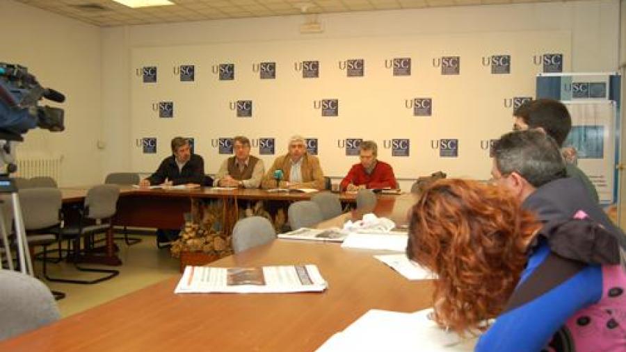Manuel Jordán, Manuel Bermejo; o vicerreitor, Elias Torres, e Marcial Góndar presentaron o ámbito de traballo da Vicerreitoria de Cultura
