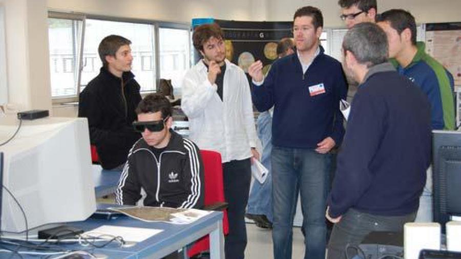 Numerosos alumnos achegáronse ao CACTUS para coñercer as novas tecnoloxías en información xeoespacial