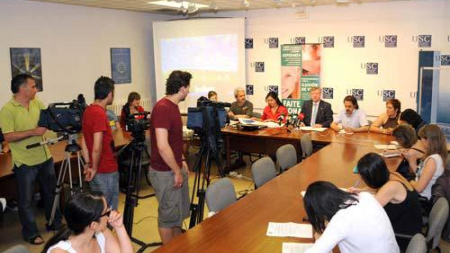 Responsables universitarios e de Alcer explicaron a campaña aos medios de comunicación