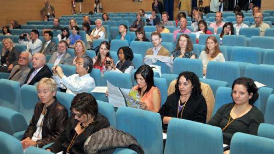 Á conferencia asistente cento cincuenta expertos procedentes de todo o mundo