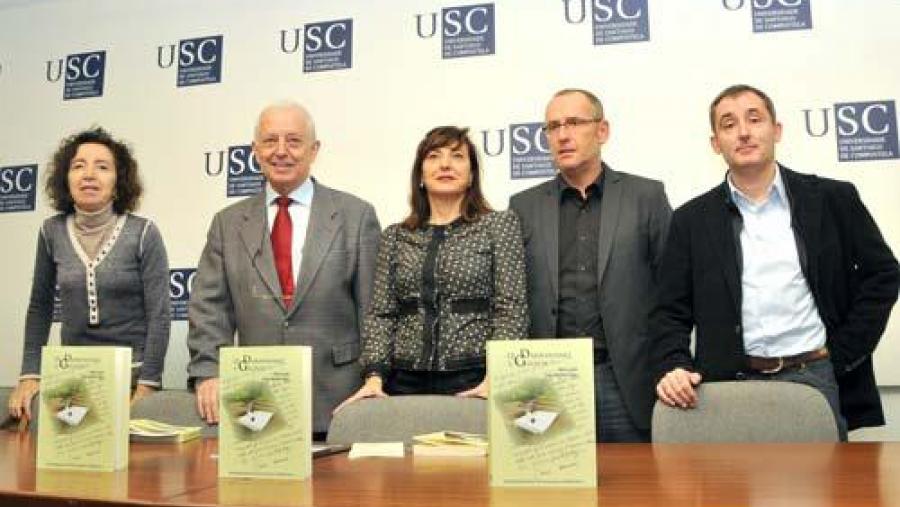 De esquerda a dereita, Marilar Aleixandre, Francisco Díaz-Fierros, Elvira Fidalgo, Juan Blanco e Antonio Azaustre