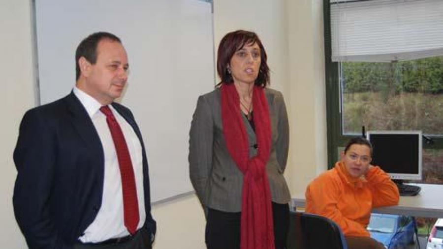 Carlos Herrero e Raquel Arias visitaron aos alumnos do obradoiro de emprego