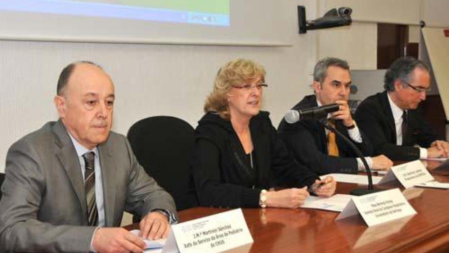 De esquerda a dereita, José María Martinón, Rosa Bermejo, Sánchez Lastres e Manuel Pombo
