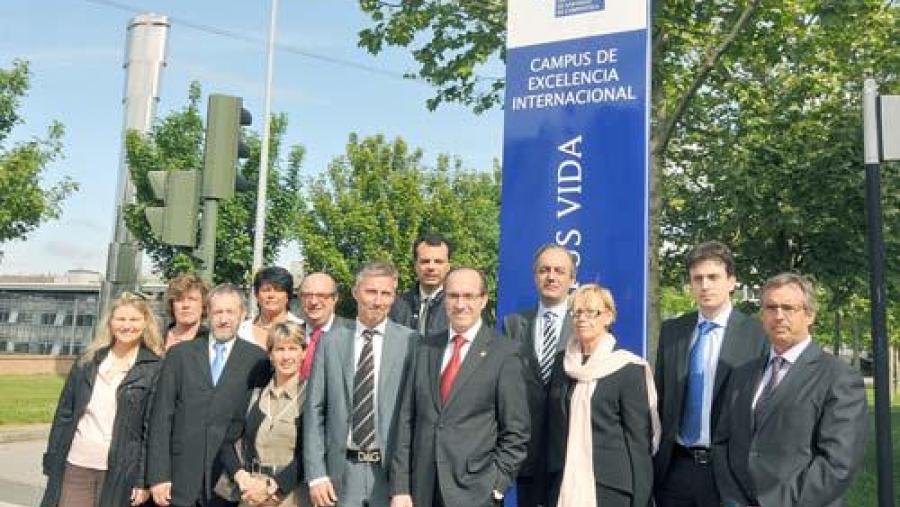 A delegación desprazouse ata o Campus Vida