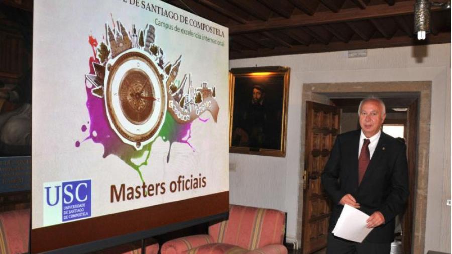 O reitor momentos antes da presentación aos medios de comunicación da oferta de másteres universitarios