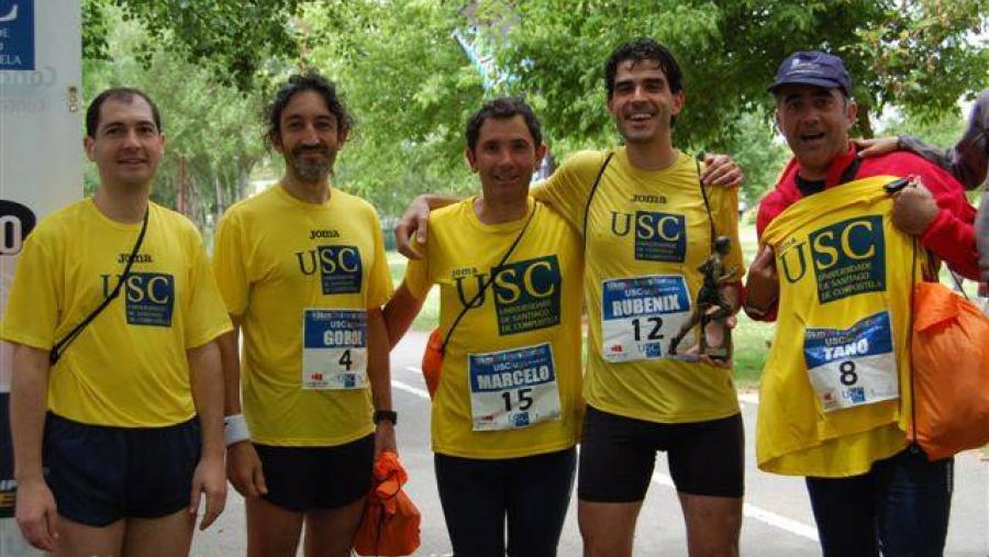 Compoñentes do equipo da USC formado o ano pasado para o circuíto de carreiras populares de Lugo