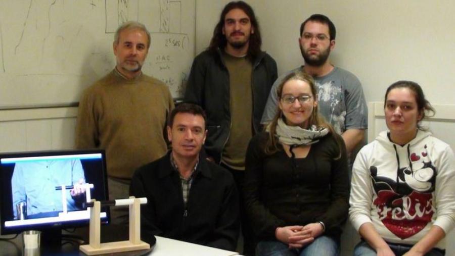 Un equipo de psicólogos da Universidade de Santiago investiga se os nenos e nenas autistas teñen dificultades para aprender por imitación