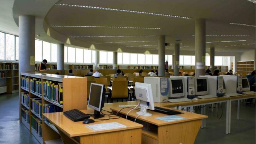 Instalacións da Biblioteca Intercentros do Campus lugués, onde se desenvolverá o programa formativo en competencias informacionais