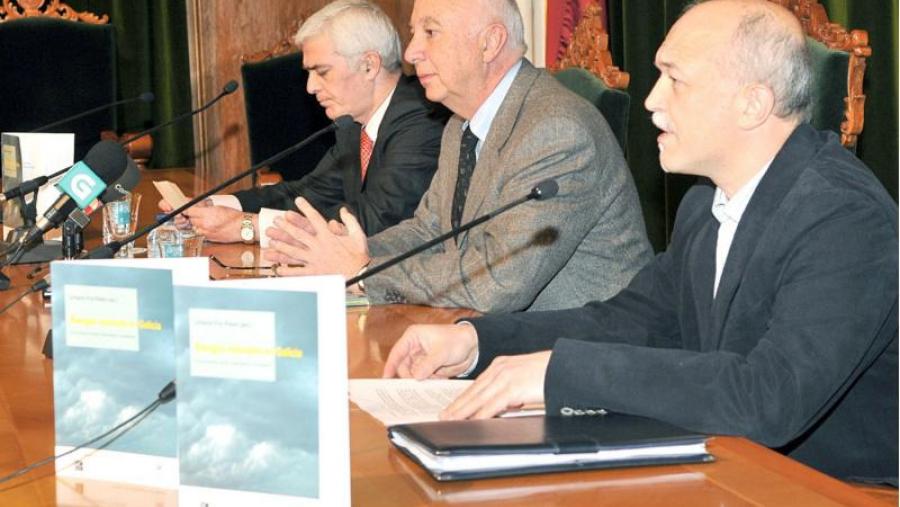 Urbano Fra, en primeiro termo, no acto de presentación celebrado en Fonseca coa asistencia de Juan Casares e Ignacio Machetti