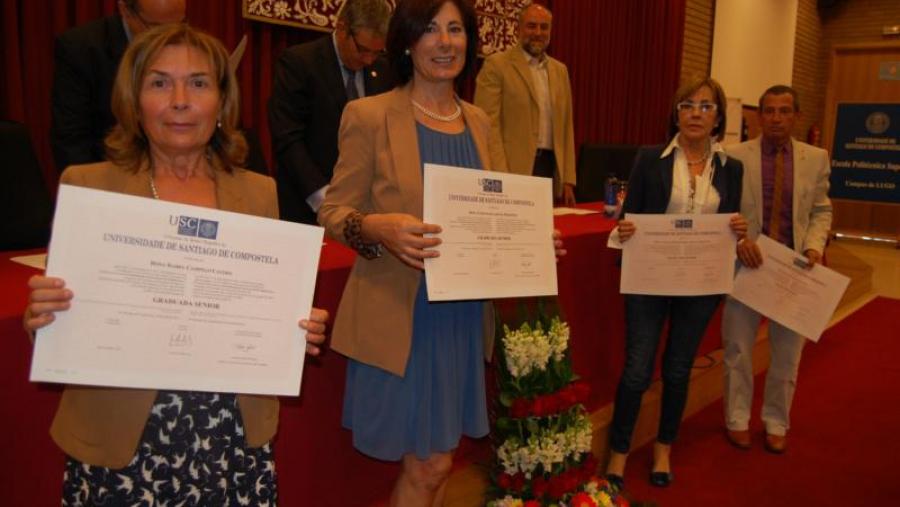 No acto entregáronse os diplomas aos vinte alumnos que alcanzaron o Graduado senior durante o curso 2009-2010 e as insignias aos 14 da décima promoción