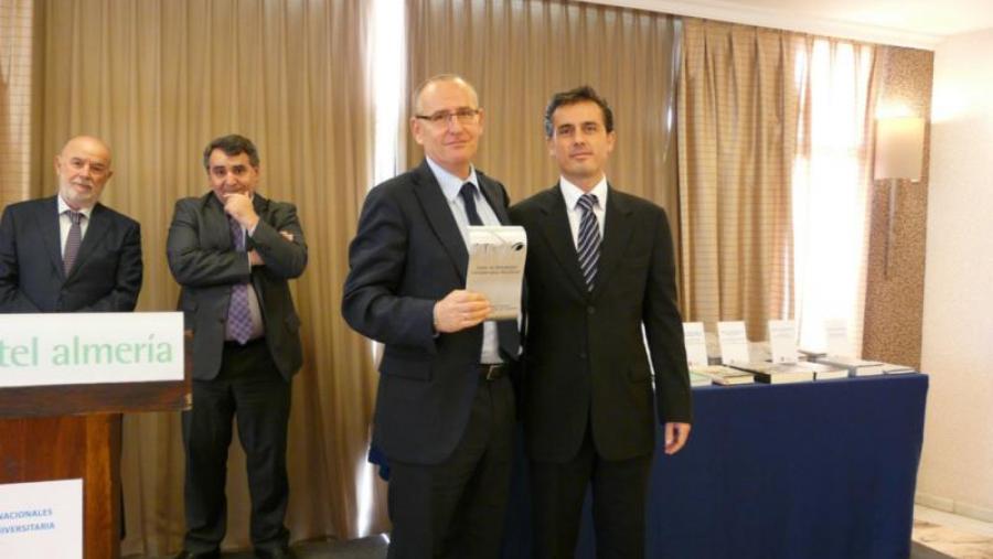 A Universidade de Santiago recolleu en Almería o premio á mellor colección de 2010 por Clásicos do Pensamento Universal