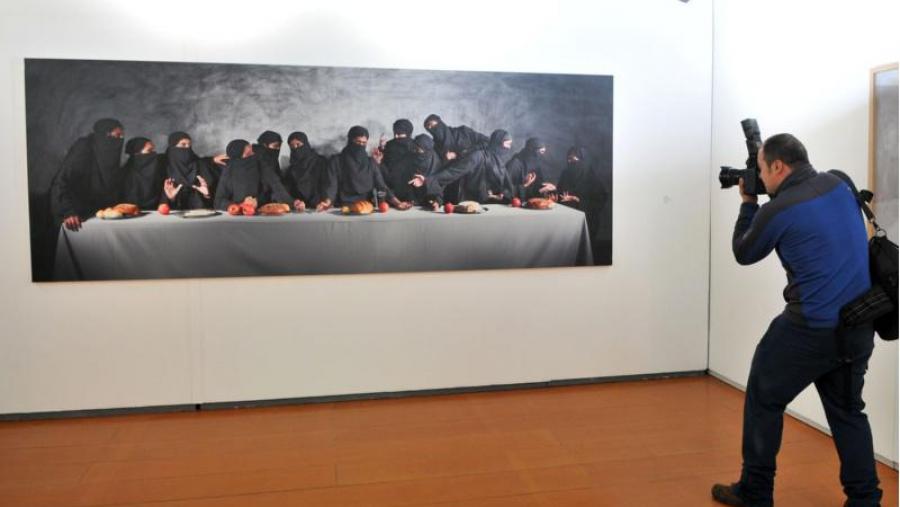 Pezas das coleccións de ARCO, IFEMA e CGAC dialogan coa Igrexa da Universidade