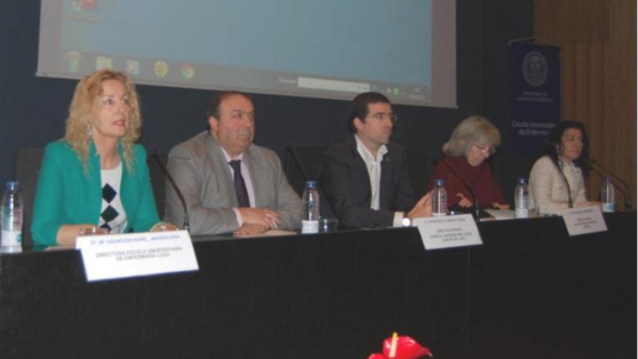De esquerda a dereita, Mª Asunción Núñez Magdalena, Fracisco Vilanova, Félix Rubial, Mercedes Carreras e Lourdes Bermello, no acto inaugural da XVII Xornada de Enfermería de Lugo