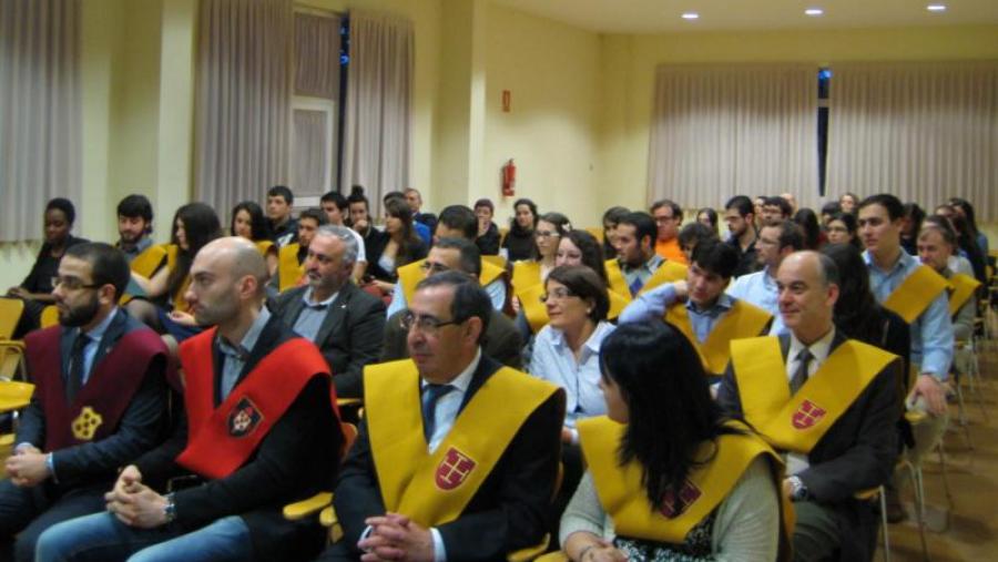 Asistentes ao acto académico de imposición de becas colexiais da residencia Bal e Gay de Lugo