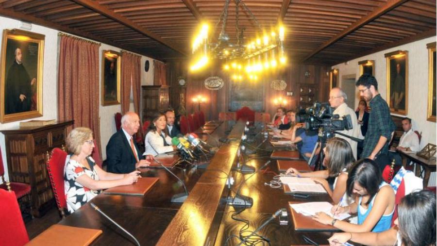 A USC e a Consellaría de Traballo e Benestar implantarán un novo servizo de seguimento para persoas maiores do rural