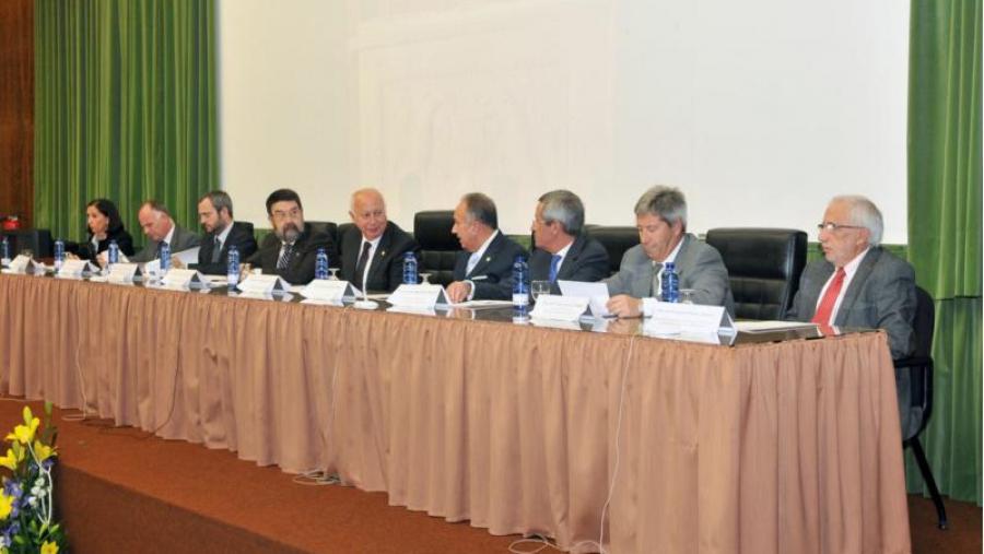 De esquerda a dereita, Enriqueta Rivas, Luis Lima, Víctor Arce, Juan Gestal, Juan Casares, José Carro, José Mª Suárez e Antonio Crespo