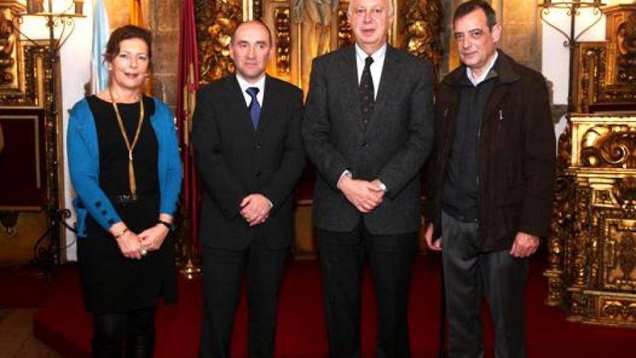 O reitor xunto co equipo decanal que forman Juan Monterroso, María del Pilar Rodríguez Álvarez e Jesús Balboa López (Foto: Alfonso SERVIMAV)