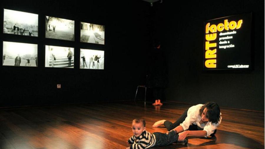 Performance na inauguración (Foto: Santi Alvite)