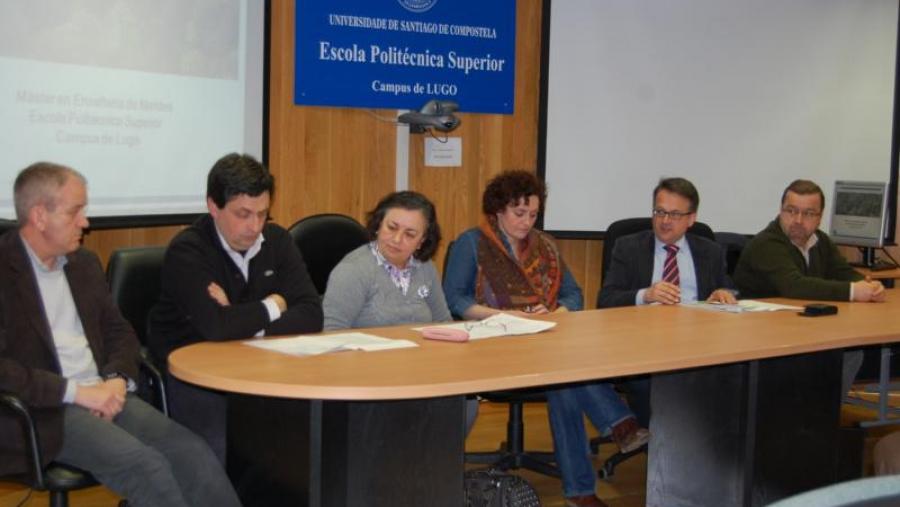O director da EPS, Javier Bueno, xunto cos coordinadores do novo máster en Enxeñería de Montes que ofertará o centro universitario lugués o vindeiro curso