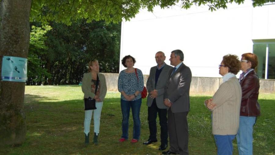 De esquerda a dereita, Chon Bermúdez, Sonsoles López, Uxío Otero e Pedro García Herradón e Inmaculada Cárdenas, na apertura da mostra ao aire libre