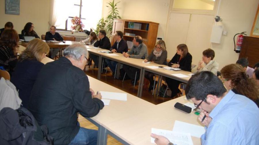 Decanos e directores de centros da USC, na reunión celebrada na Facultade de Formación do Profesorado