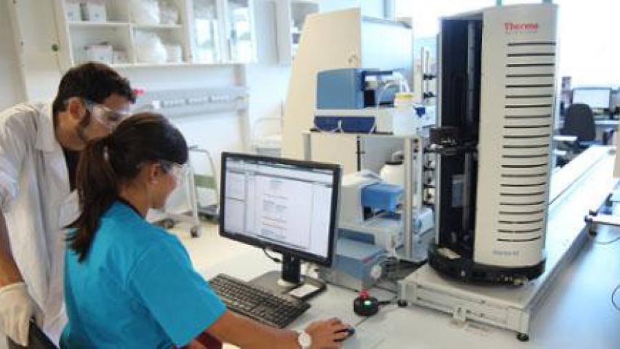 Os laboratorios de BioFarma atópanse no  Centro de Investigación en Medicina Molecular e Enfermidades Crónicas (CIMUS). Foto: BioFarma