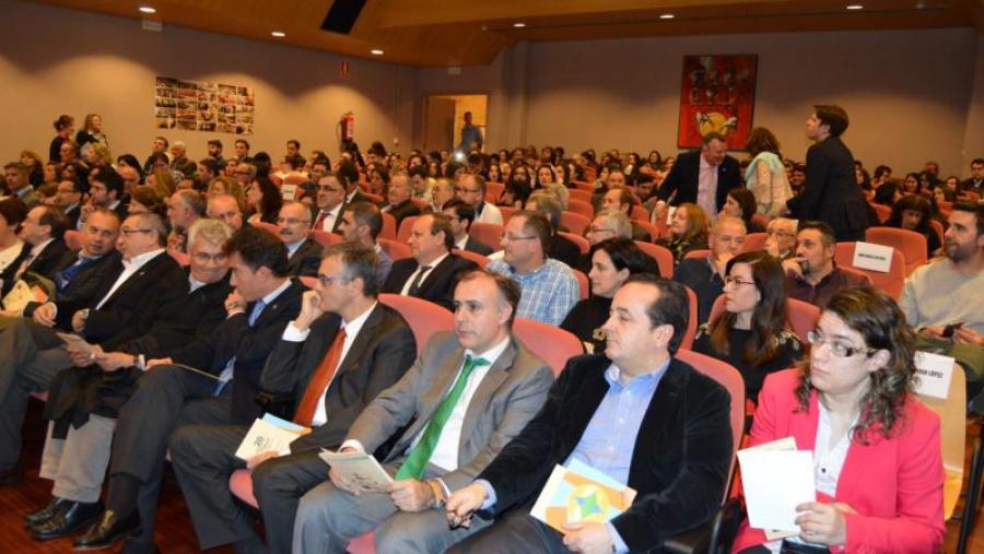 Asistentes ao acto inaugural da celebración do 20 aniverario da Escola Universitaria de Relacións Laborais