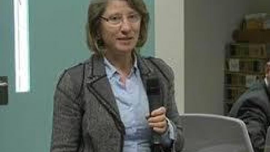 A catedrática da USC Peregrina Quintela gaña o premio ‘María Josefa Wonenburger’