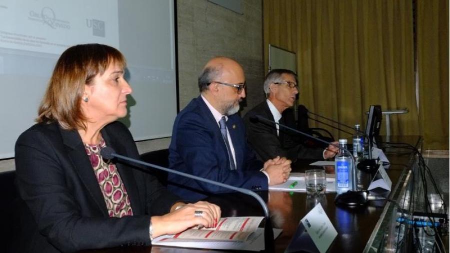 De esquerda a dereita, María José López Couso, Roberto López López e Alfonso Rey. Foto: Servimav-USC De esquerda a dereita, María José López Couso, Roberto López López e Alfonso Rey. Foto: Servimav-USC