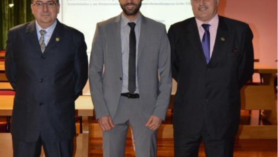 De esquerda a dereita, José Manuel Miranda, Mohamed Ibrahim Mohamed e Carlos Franco, en Veterinaria