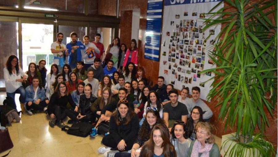 Alumnos e docentes de Formación do Profesorado que participaron na celebración do Día de Pi