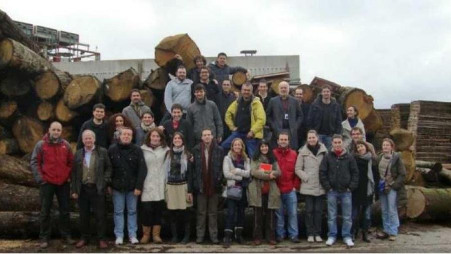 Alumnos e docentes da última edición do máster en Enxeñaría da Madeira Estrutural promovido por Pemade