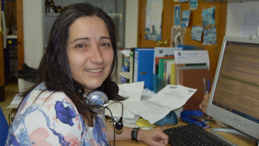 Rosa Mosquera, nun laboratorio na Escola Politécnica Superior de Lugo