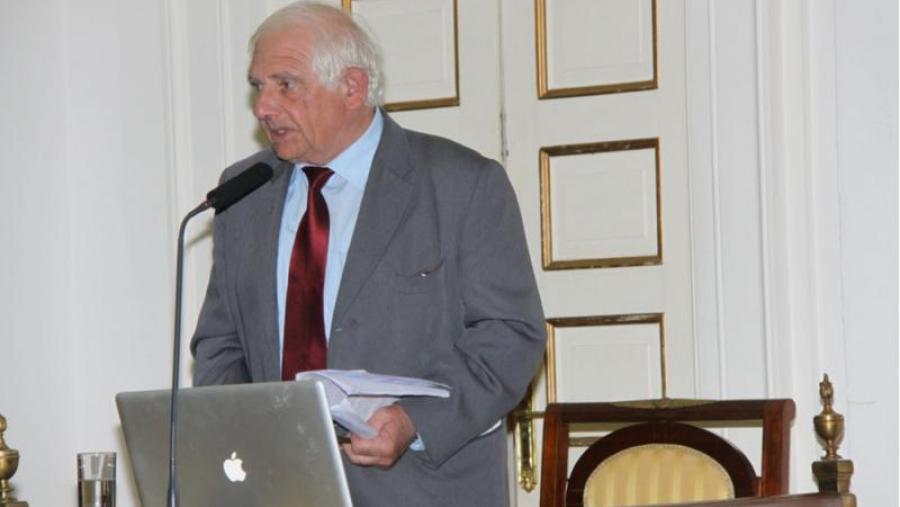 Enrique Raviña. Foto  Real Academia Nacional de Farmacia