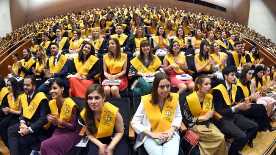 Graduación do alumnado de Medicina no Palacio de Congresos. Foto: Santi Alvite