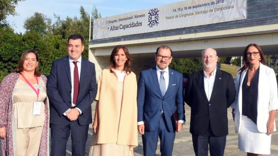 De dereita a esquerda, Victoria Otero, Manuel Dios, Antonio López, Carmen Pomar, Román Rodríguez e Mar Uzal. Foto: Santi Alvite