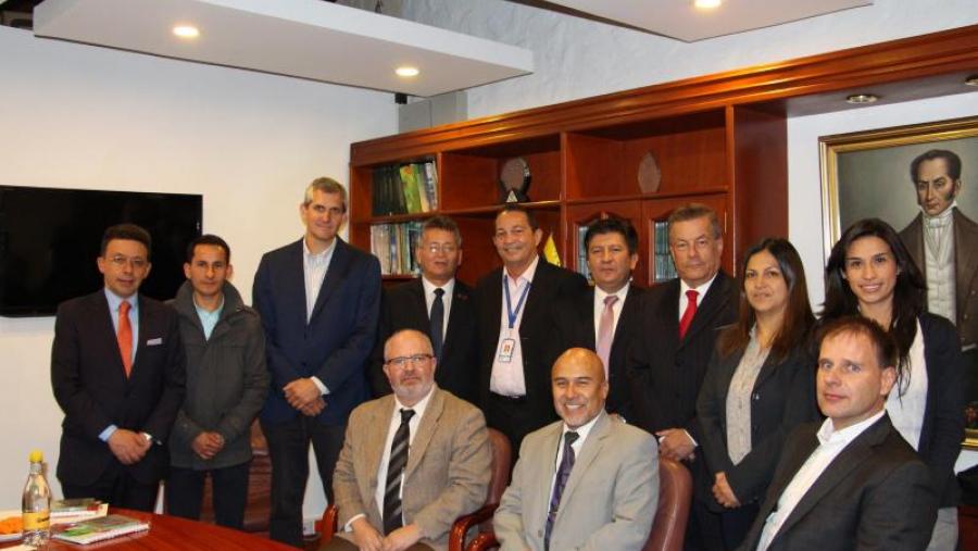 Amiama, terceiro pola esquerda, co reitor de Uniagraria e outros expertos internacionais convidados a CIIECI 2018